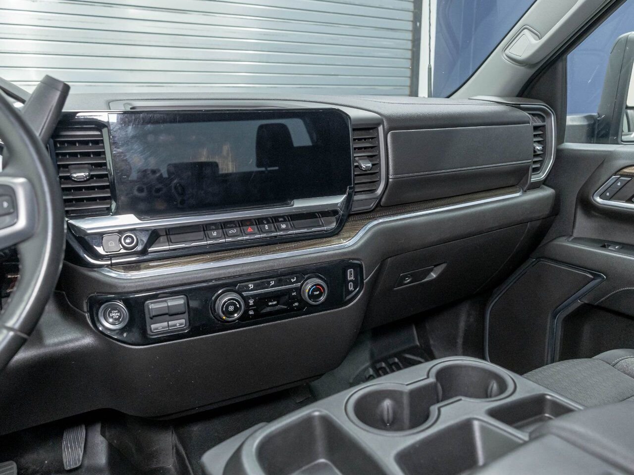Chevrolet Silverado 2500HD LT CREW 4X4 V8 *NAV* BEDLINER CARPLAY *PNBV 9900* 2024 Gris Saint-Jérôme - photo #19