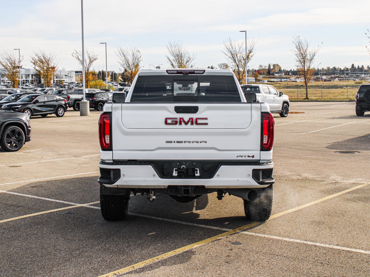 2022 GMC Sierra 3500HD 4WD Crew Cab 159 AT4 White Sherwood Park - photo #6