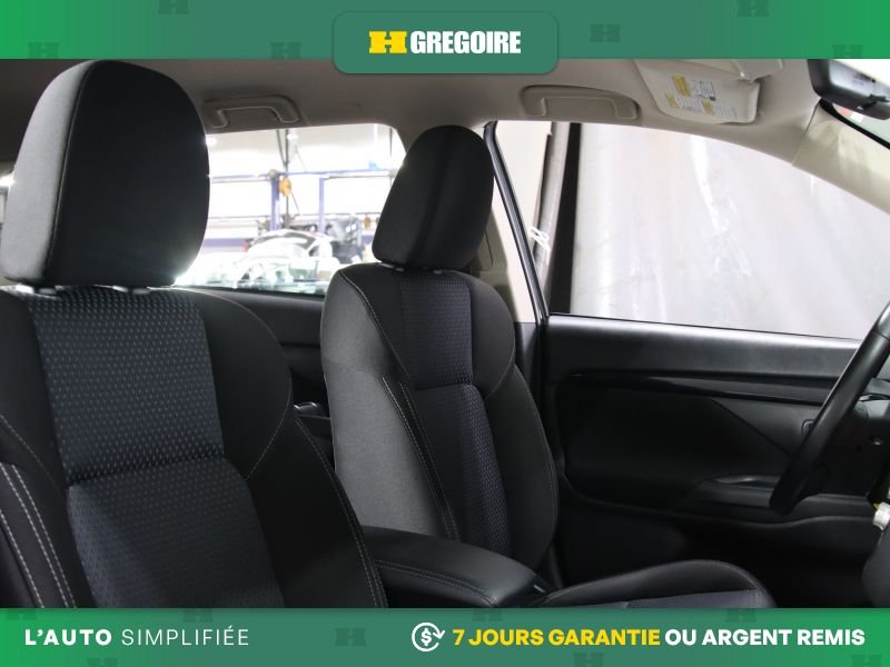 2020 Mitsubishi Outlander Grey Blainville - photo #25