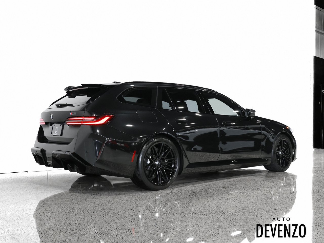 BMW M5 2027 Noir Saint-Eustache - photo #2