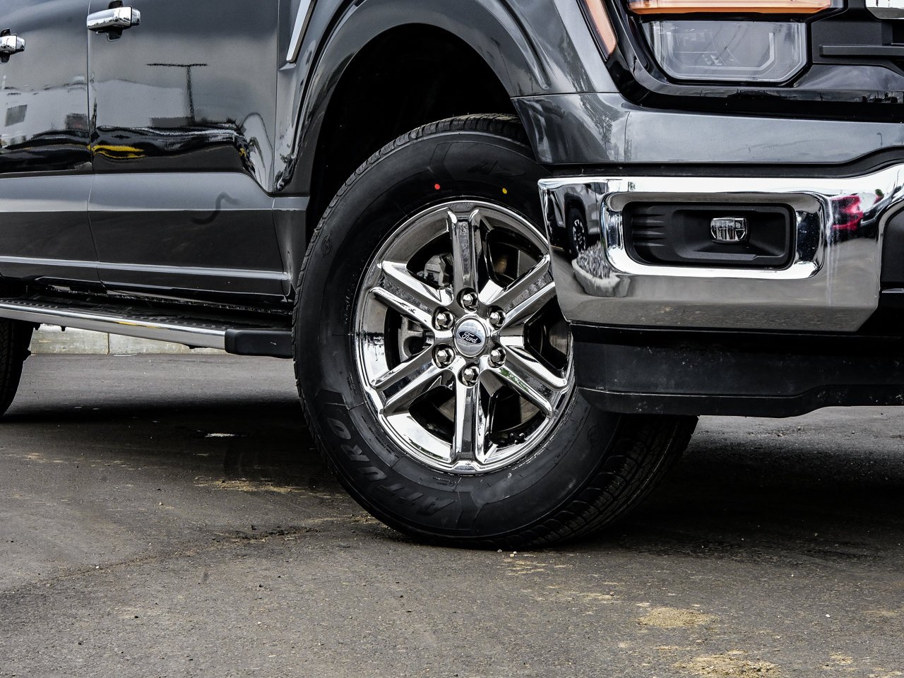 2025 Ford F-150 XLT 4WD SuperCrew 5.5' Box Grey Sherwood Park - photo #5