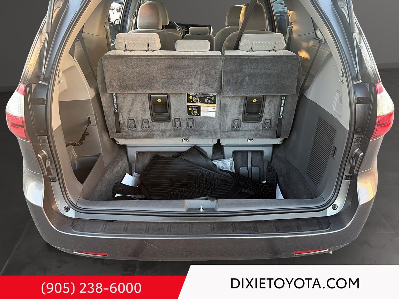 2019 Toyota Sienna LE FWD / HEATED SEATS / TOYOTA SAFETY SENSE / BACK UP CAMERA Grey Mississauga - photo #20