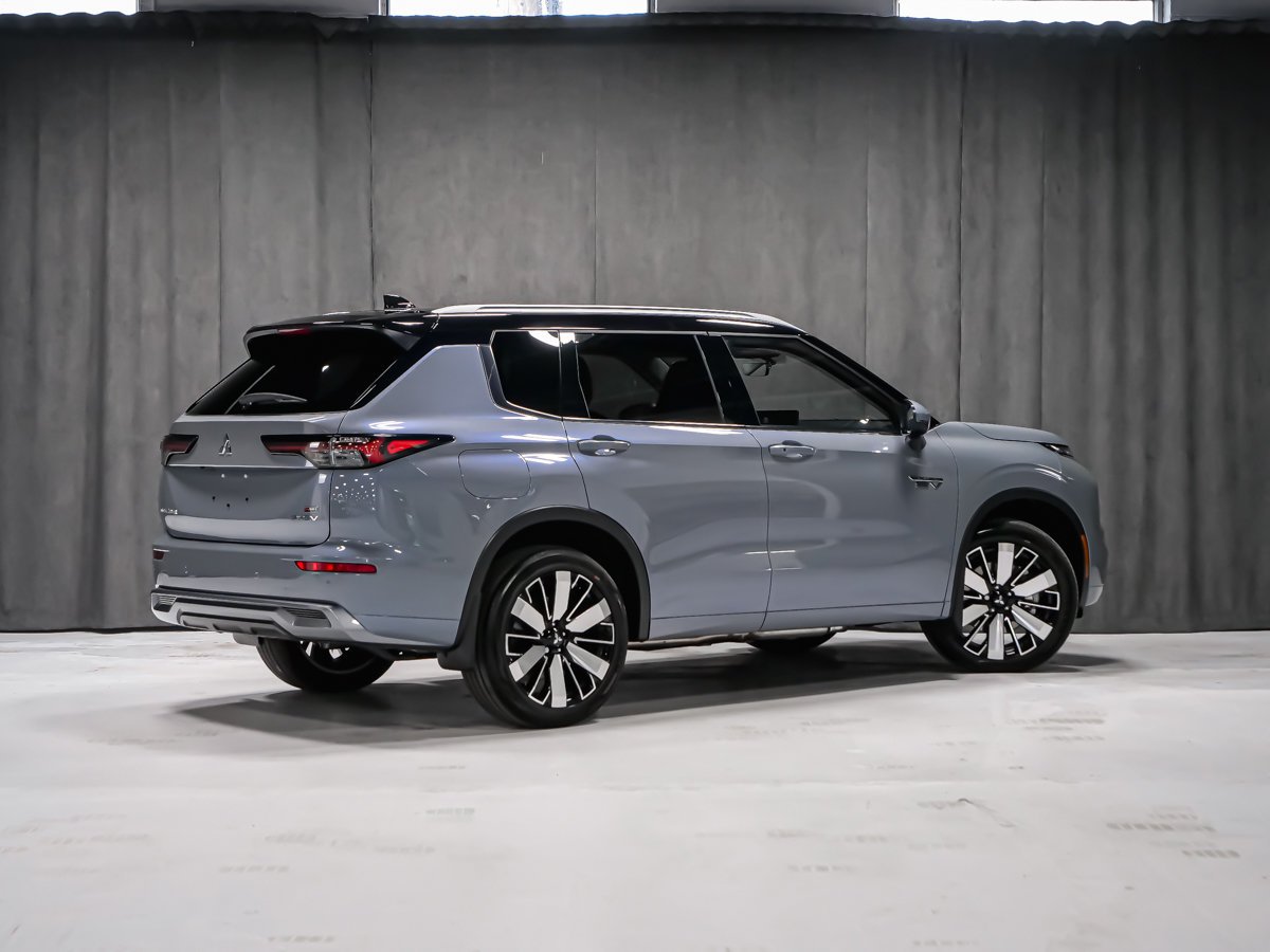 2026 Mitsubishi Outlander Plug-In Hybrid GT Moonstone Grey Premium Finish Montreal - photo #5