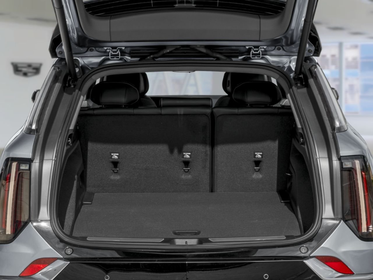 CADILLAC OPTIQ OPTIQ ELECTRIC SPORT AWD (1SF) 2027 Blanc éclatant, triple couche Laval - photo #10