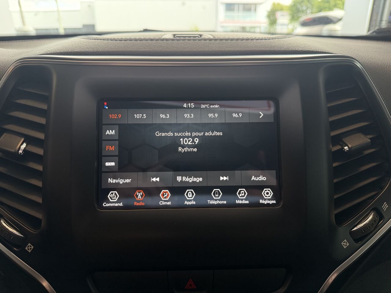 2020 Jeep Cherokee White Saint-Eustache - photo #16