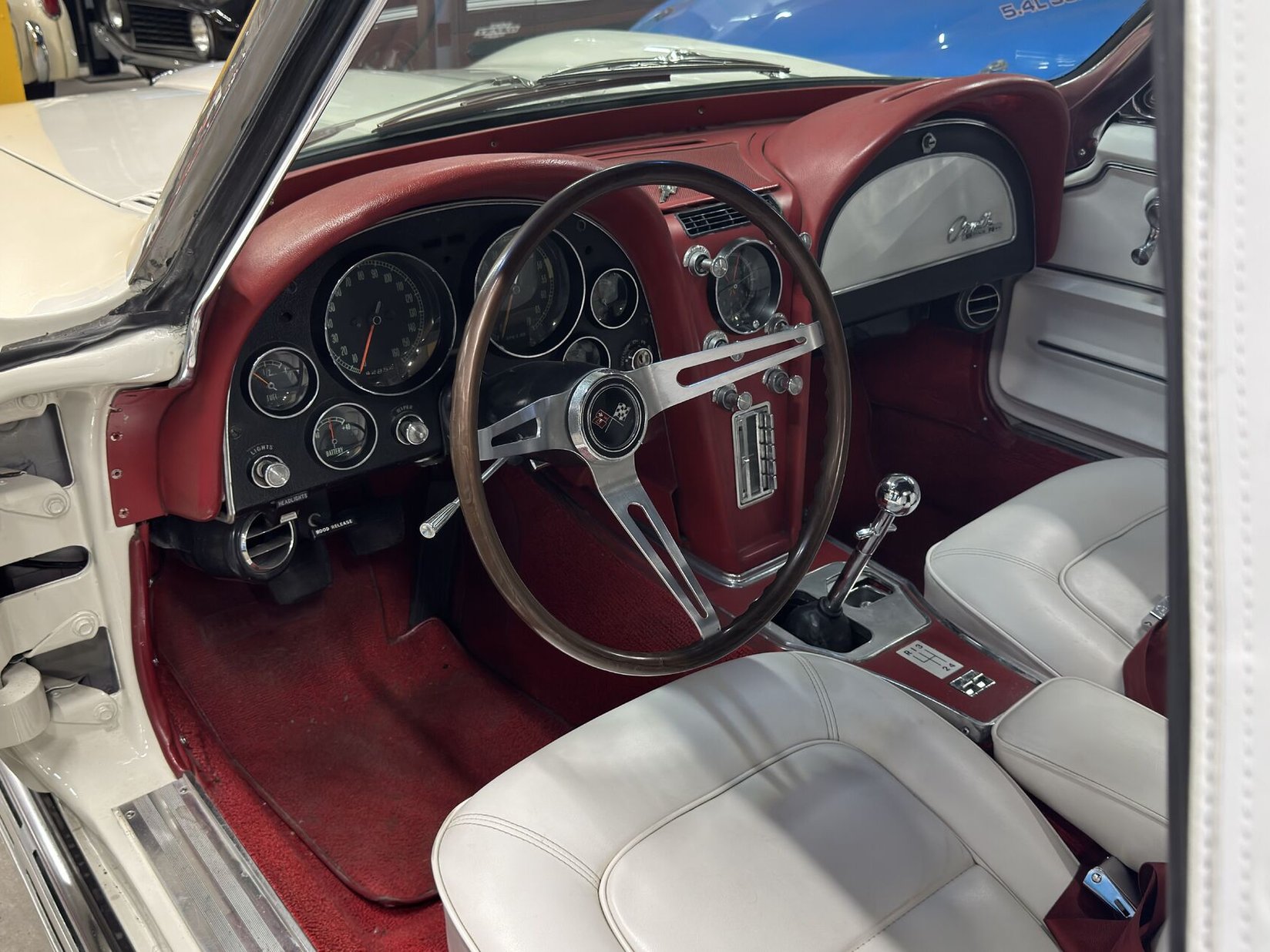 Chevrolet Corvette 1965 Blanc Montréal - photo #8