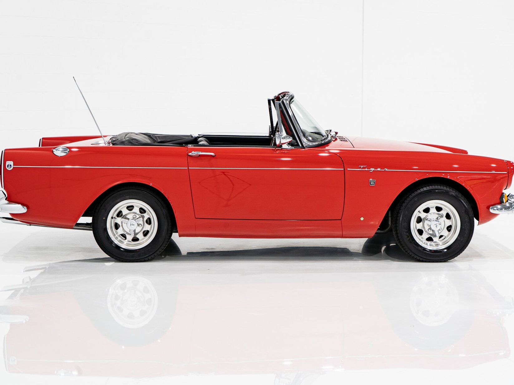Sunbeam Tiger Unrestored with single repaint **PRIX EN USD** 1967 Rouge Montréal - photo #30