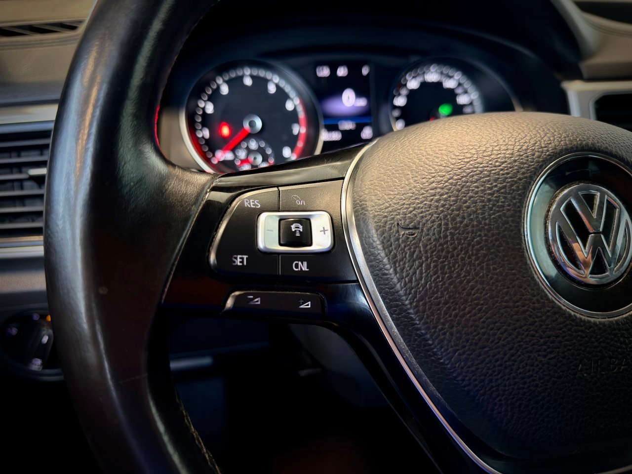 2018 Volkswagen Atlas White Notre-Dame-des-Prairies - photo #27