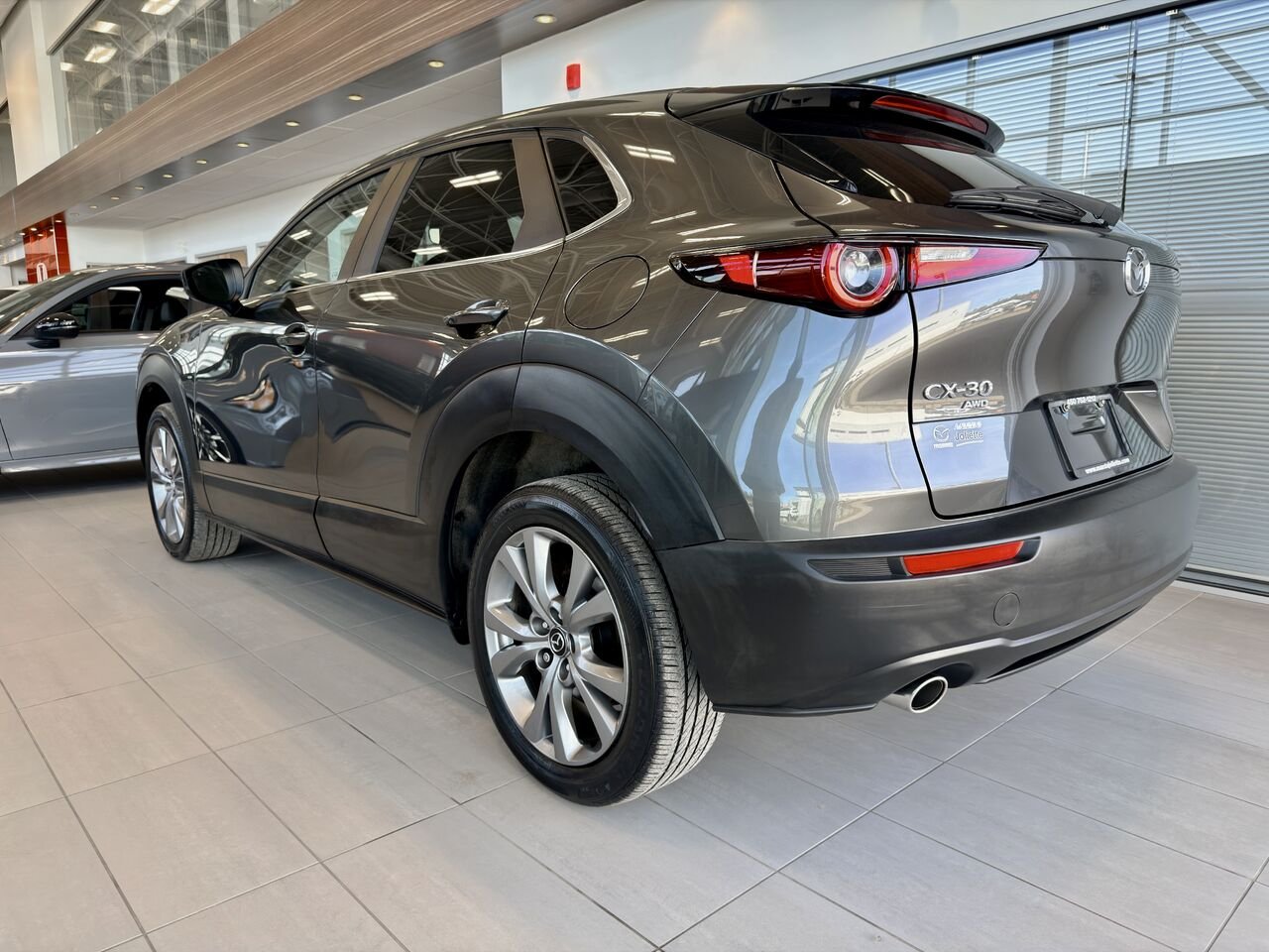 Mazda CX-30 2024 Gris Notre-Dame-des-Prairies - photo #8