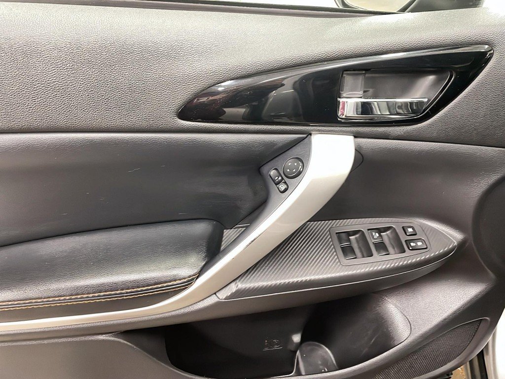 2018 Mitsubishi Eclipse Silver Mont-Laurier - photo #10
