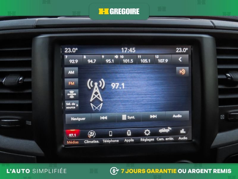 2019 Ram 1500 Grey Saint-Eustache - photo #17
