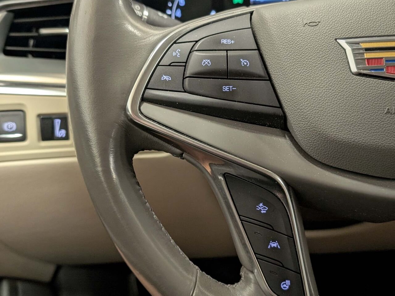 2019 CADILLAC XT5 LUXURY Bas Kilométrage 8 Pneus Red Sherbrooke - photo #17