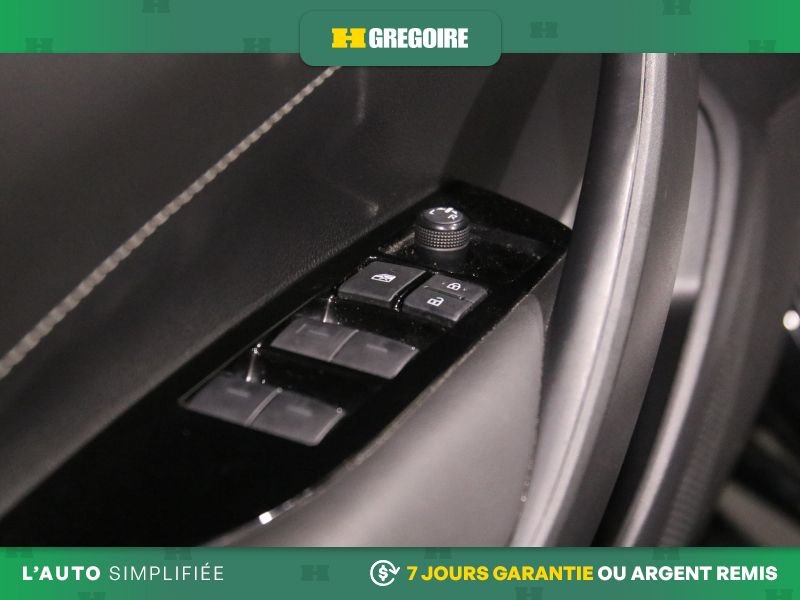 Toyota Corolla 822605 | CVT AUTO AC GR ELECT MAGS CAM RECUL BLEUTOOTH 2022 Noir Laval - photo #41