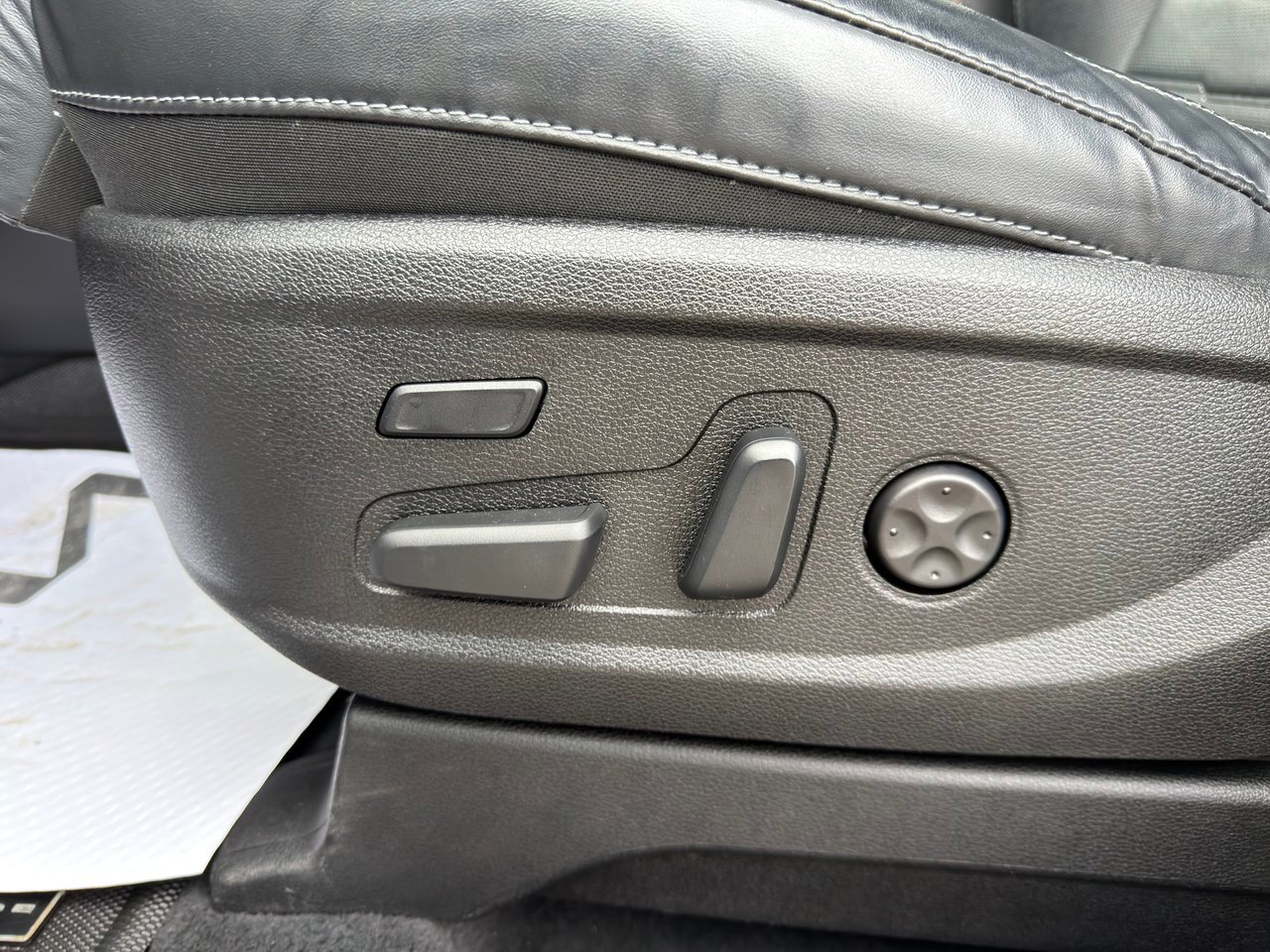 2023 Kia Telluride White Thetford Mines - photo #19
