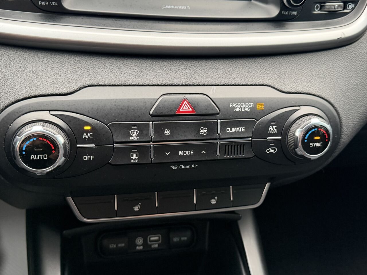 2017 Kia Sorento Silver Ste-Marie - photo #16