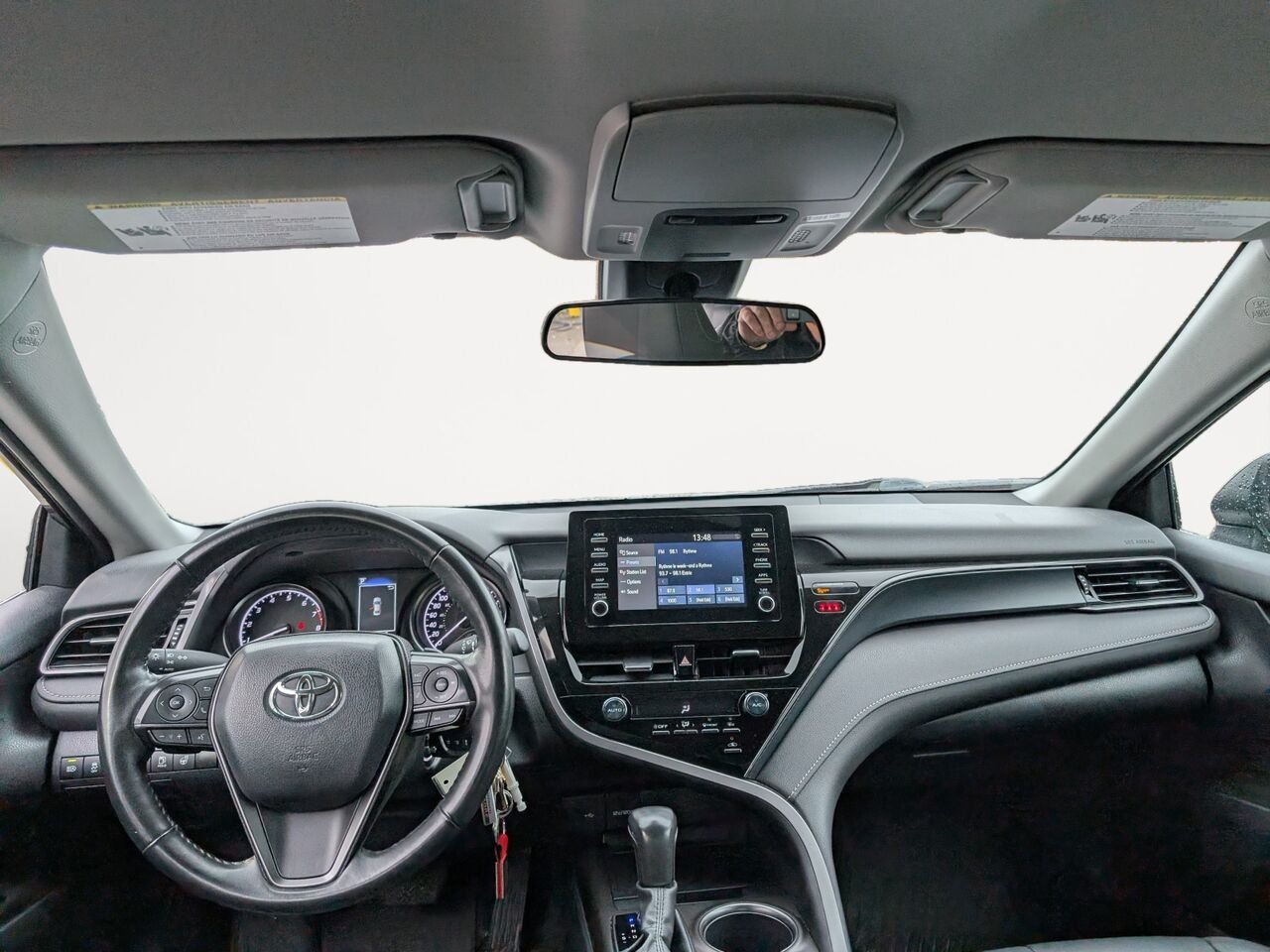 Toyota Camry SE/SIÈGES CHAUFFANTS/VOLANT CHAUFFANT/AC/BLUETOOTH/CAMERA DE RECUL 2024 Gris Sherbrooke - photo #17
