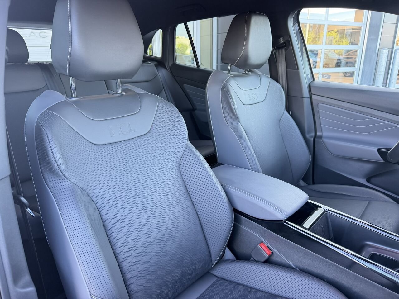 2024 Volkswagen ID.4 Pro S AWD Grey Laval - photo #17