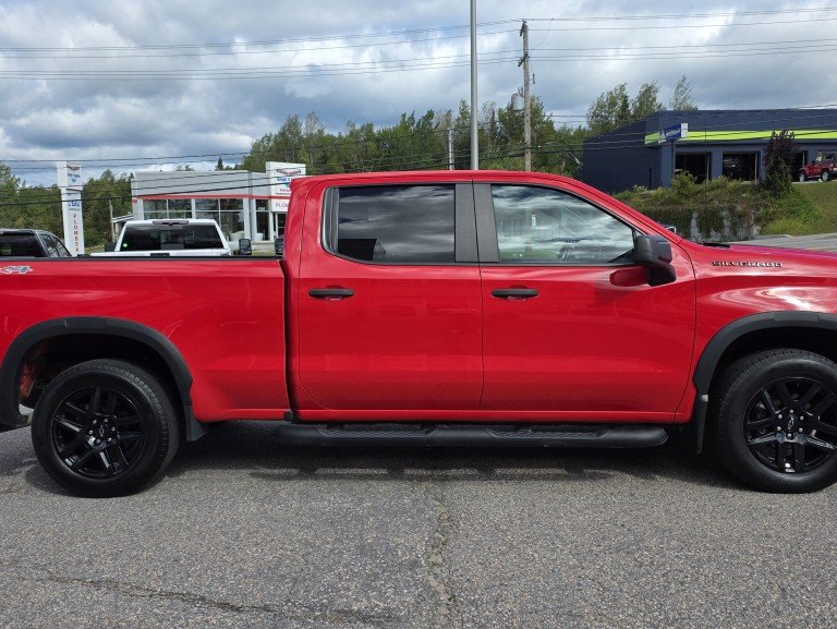 Chevrolet Silverado 1500 Custom 4X4 2022 Rouge
