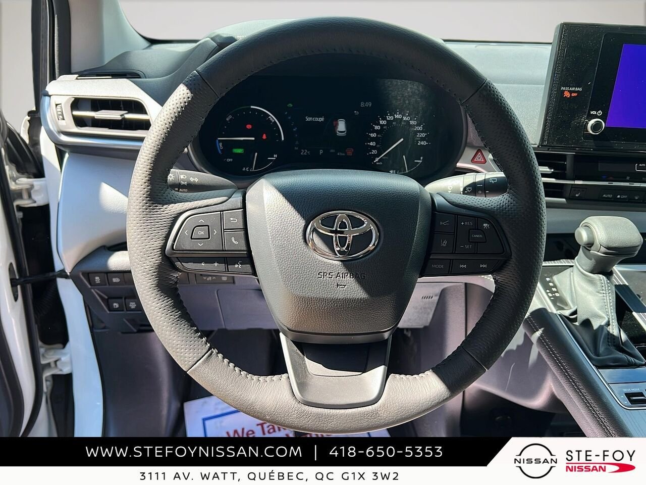 2026 Toyota Sienna LE 8 PASSAGERS White Ste-Foy - photo #11