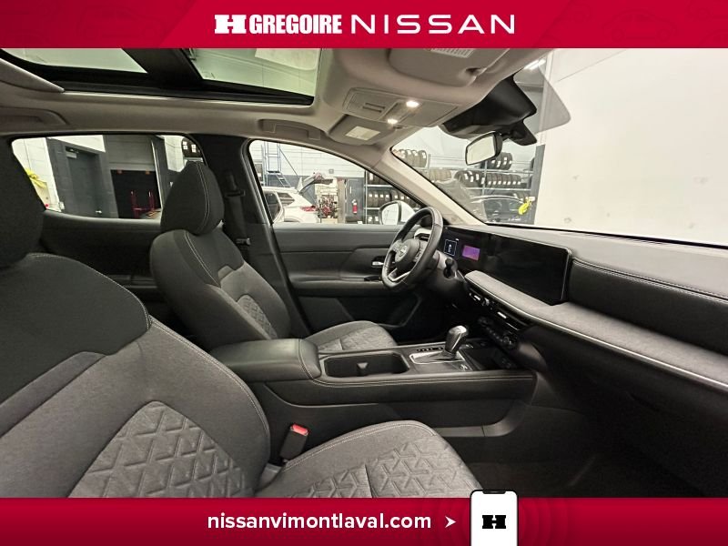 2025 Nissan Kicks White Laval - photo #11