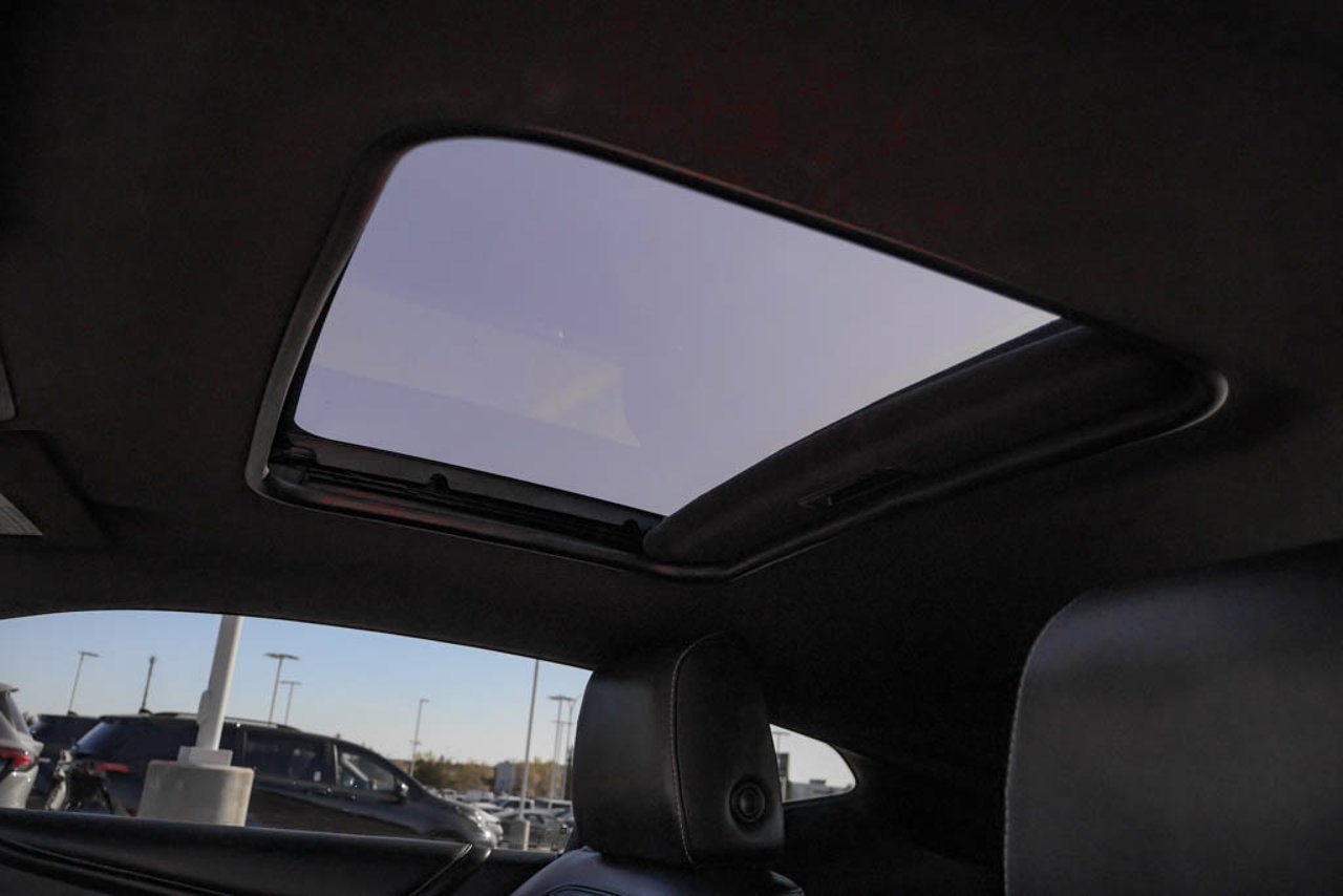 2018 Chevrolet Camaro 2dr Cpe 2LT Red Sherwood Park - photo #29