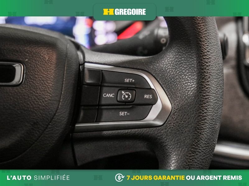 2023 Jeep Compass White Blainville - photo #19