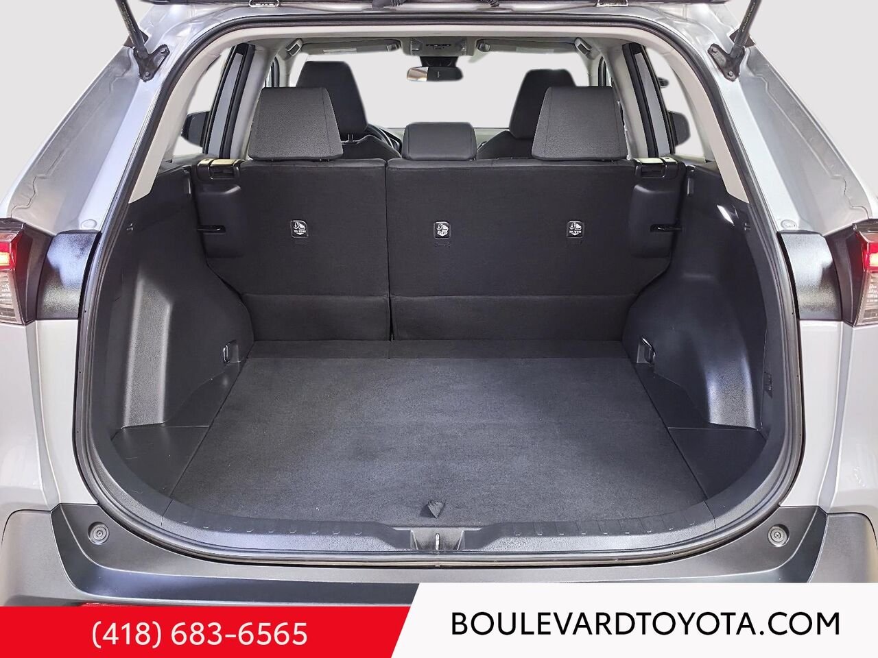 2023 Toyota RAV4 100496A-52 | HYBRIDE, LE, AWD Silver Québec - photo #17