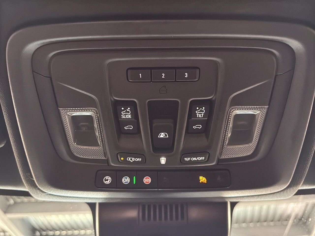 GMC Sierra 1500 AT4 cabine multiplace 4RM 157 po 2025 Gris Saint-Hyacinthe - photo #15