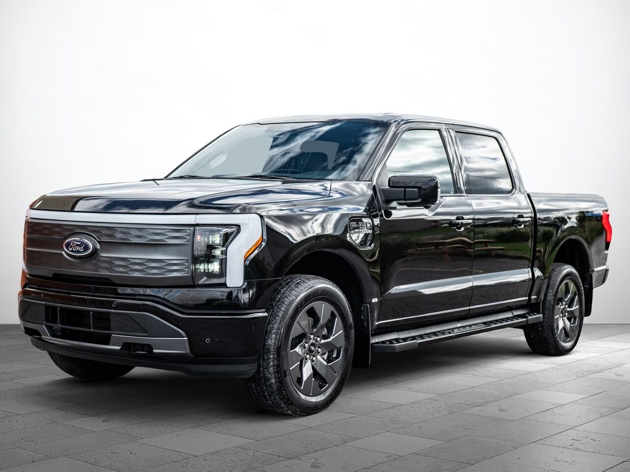 Ford F-150 LIGHTNING 4X4 CUIR GPS CAMERA 360 ANTIVOL 2023 Noir Sainte-Julienne - photo #0