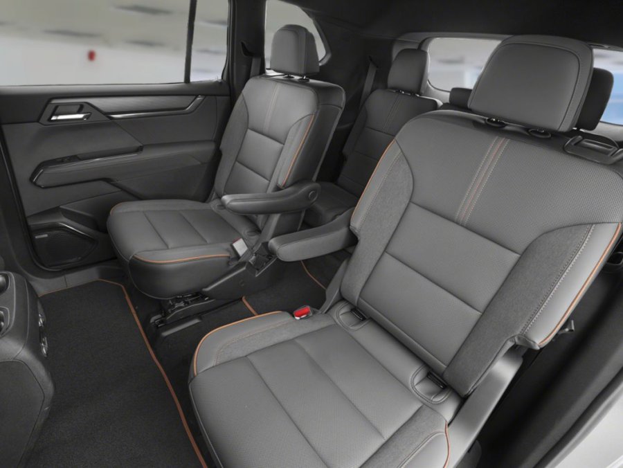 2027 GMC Acadia 2027 GLACIER WHITE TRICOAT