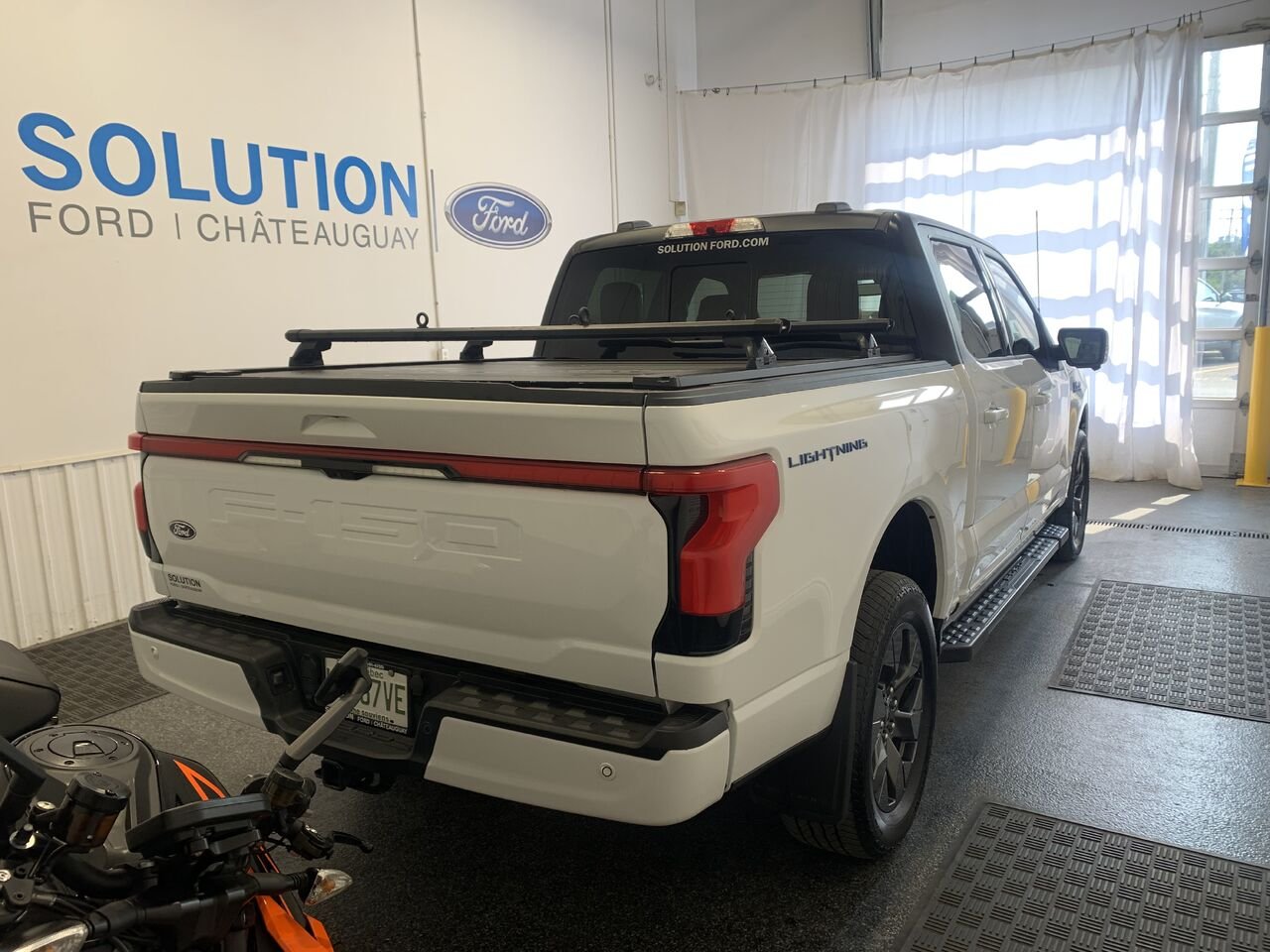 2025 Ford F-150 Lightning LIGHTNING LARIAT CREW CAB White Châteauguay - photo #6