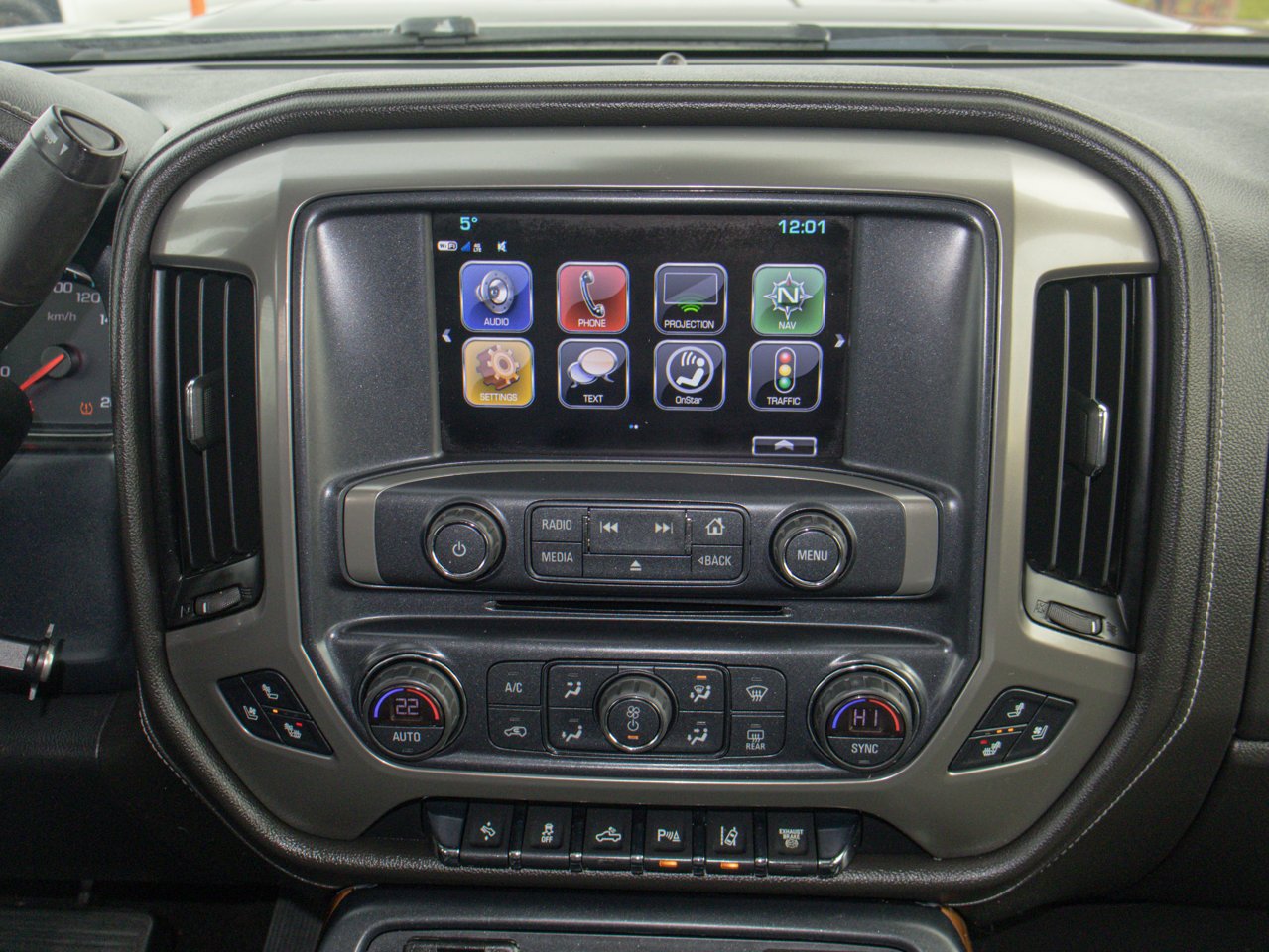 2018 Chevrolet Silverado 2500HD 4WD Crew Cab 153 High Country Havana Metallic Sherwood Park - photo #30