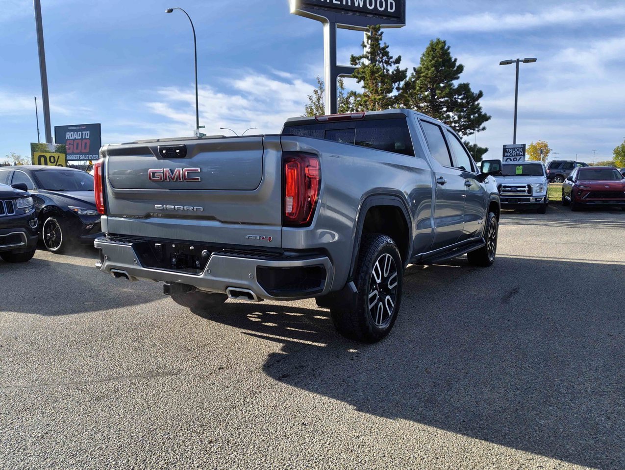 2025 GMC Sierra 1500 4WD Crew Cab 157 AT4 Grey Sherwood Park - photo #5
