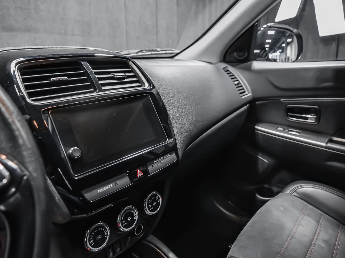 Mitsubishi RVR SEL TOIT PANORAMIQUE 2019 Noir Montréal - photo #10
