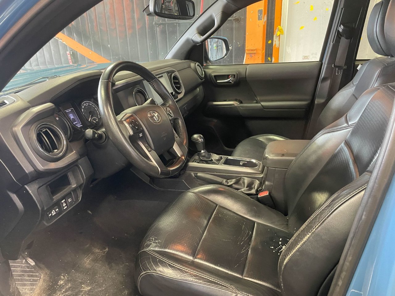 Toyota Tacoma SR5 TRD SPORT 4X4 *TOIT* NAV CUIR SIÈGES CHAUFF 2019 Bleu Saint-Jérôme - photo #4