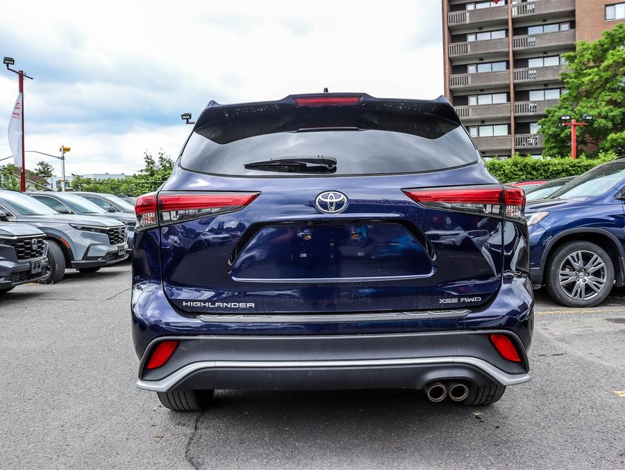 Toyota Highlander XSE 2021 Blue