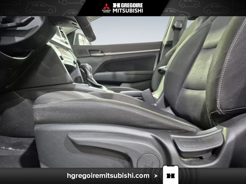 2018 Hyundai Elantra Black Blainville - photo #13