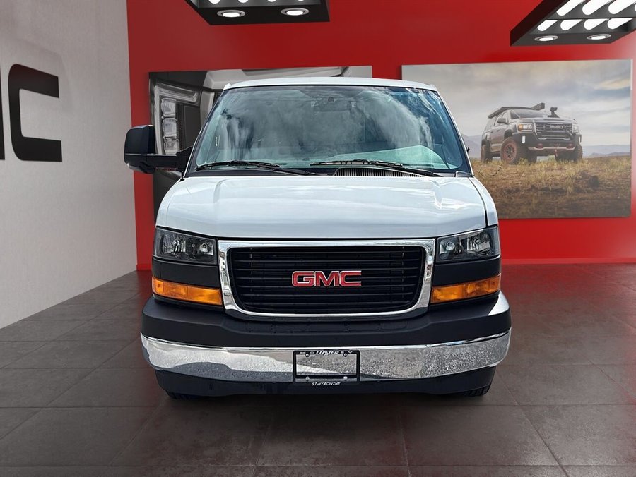 GMC Fourgonnette commerciale tronquée Savana 3500 fourgonnette 139 po 2026 BLANC SOMMET