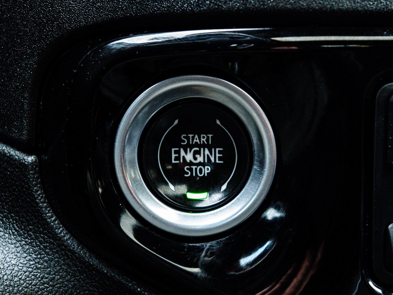 2022 Chevrolet Silverado 1500 4WD Crew Cab 147 RST Grey Sherwood Park - photo #29