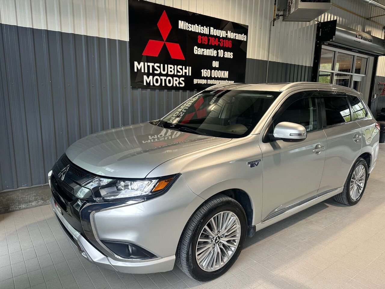 Mitsubishi Outlander PHEV LE S-AWC 2022 Argent Rouyn-Noranda - photo #0