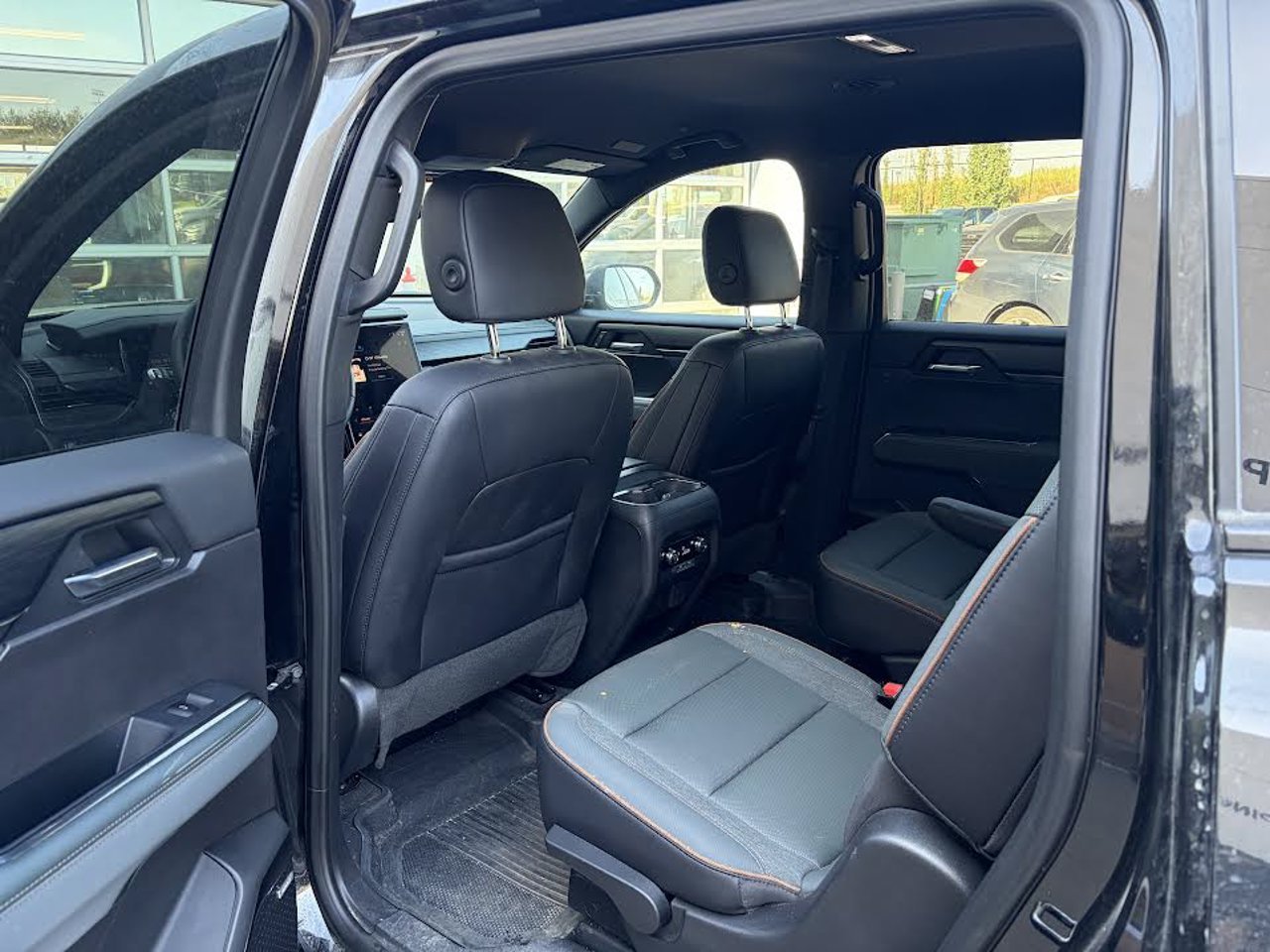 2025 GMC Acadia AWD 4dr AT4 Black Sherwood Park - photo #5