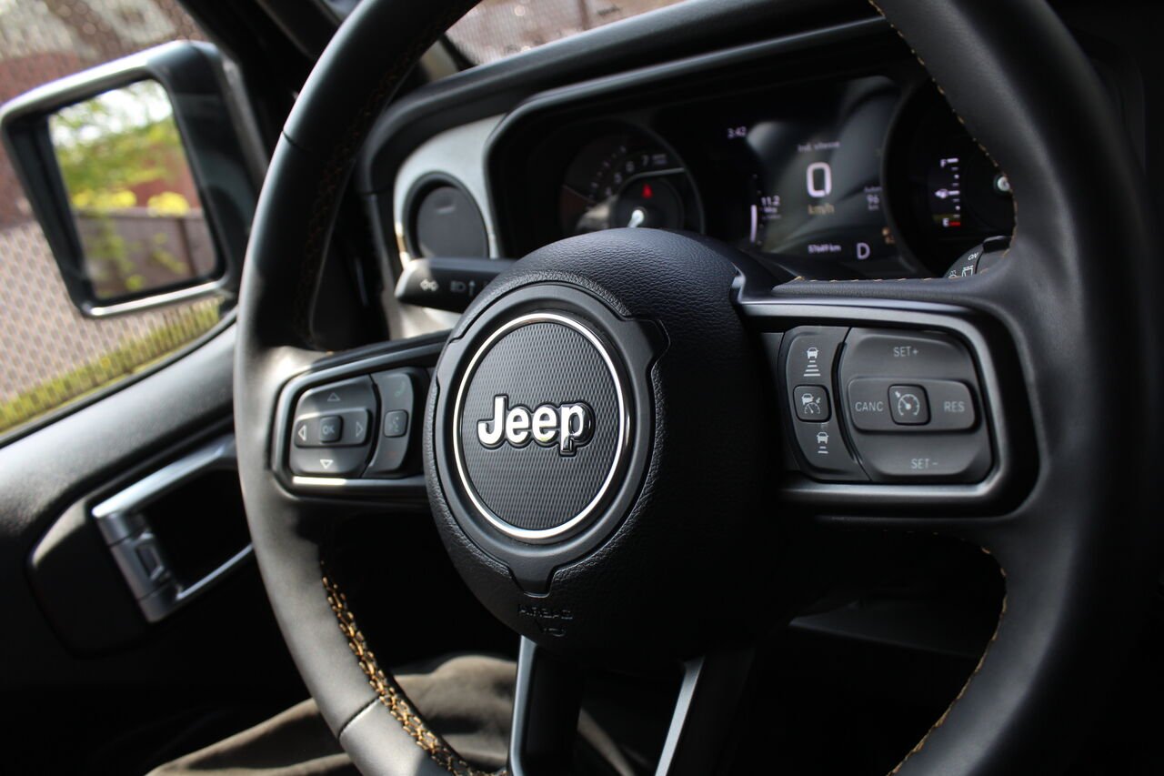2024 Jeep Wrangler 4xe VIN: 1C4RJXN61RW131569 Black Sainte-Rose - photo #13