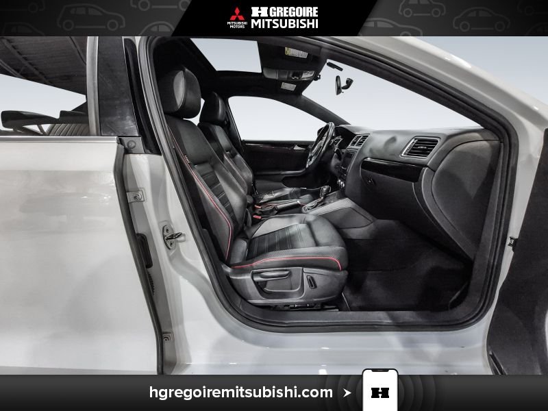 2014 Volkswagen Jetta White Laval - photo #16