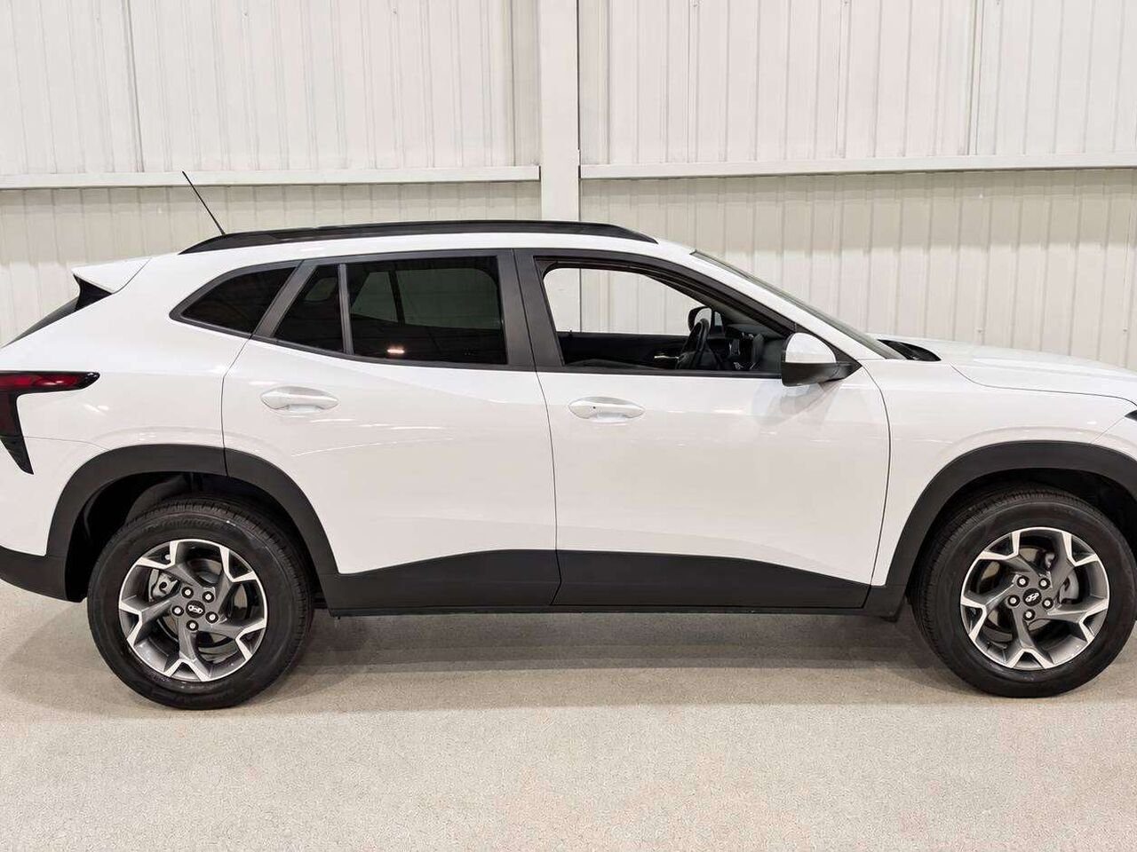 2025 Chevrolet Trax FWD 4dr LT White Val-David - photo #6
