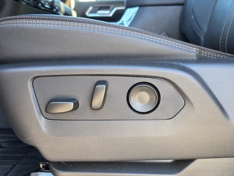 2026 CHEVROLET Silverado 3500HD K3500 SILVERADO CREW CAB HIGH COUNTRY L/BOX DURAMAX DRW (3LZ) Black Mont-Laurier - photo #11