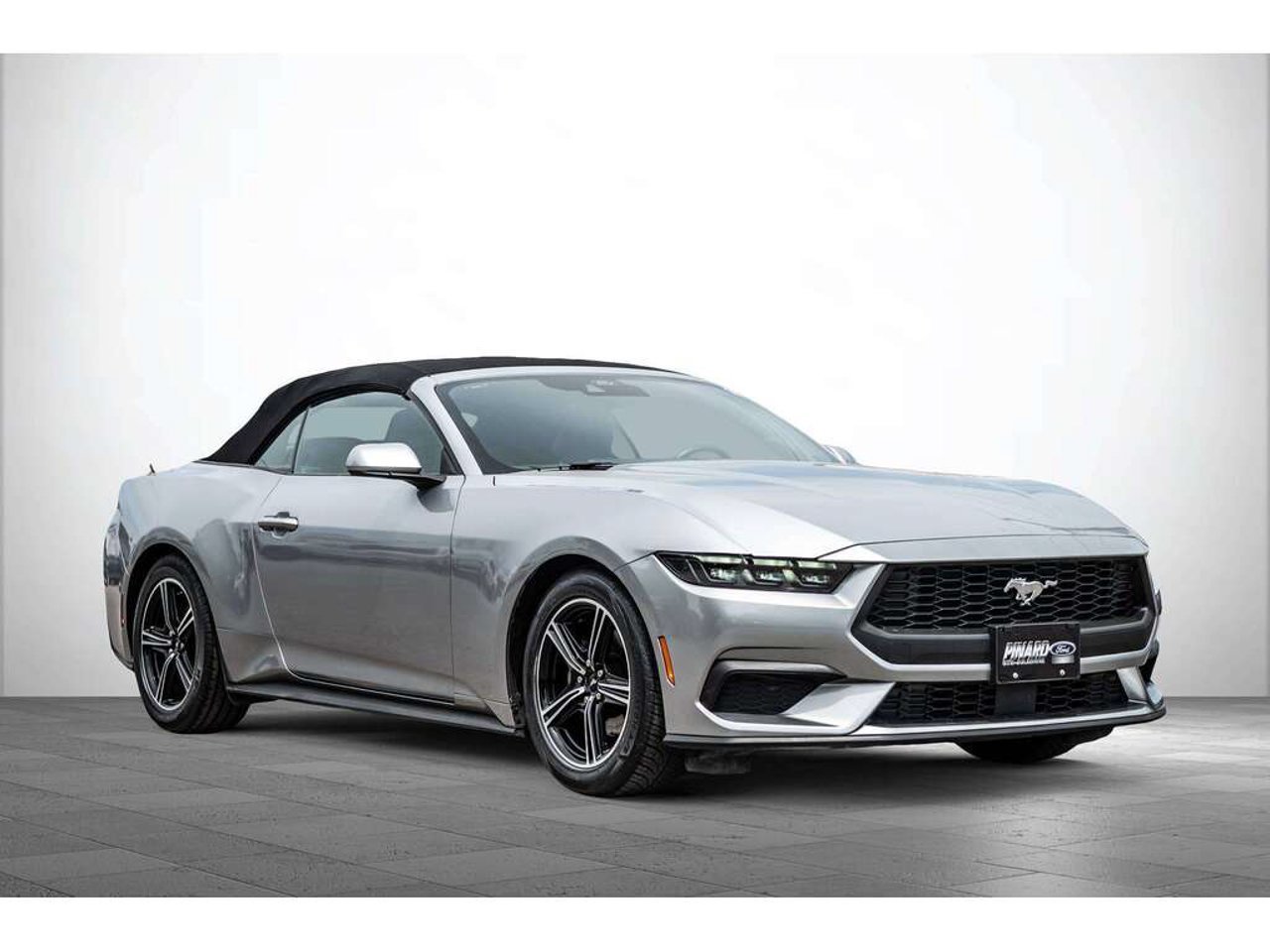 2025 Ford Mustang Silver Sainte-Julienne - photo #1