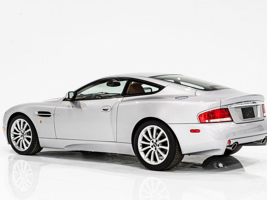 Aston Martin Vanquish 2003 2003 Gris