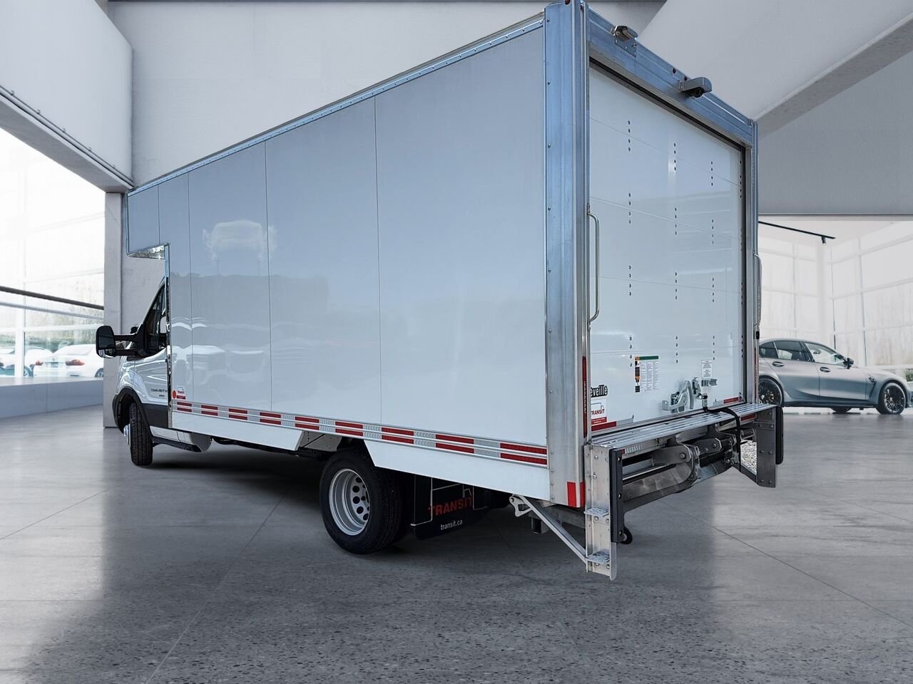 2025 Ford Transit Cutaway Oxford White Saint-Jérôme - photo #3