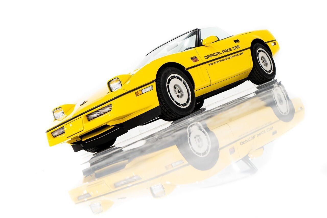 Chevrolet Corvette Pace Car livery with only 17,380km (10,800miles) 1986 Jaune Montréal - photo #55