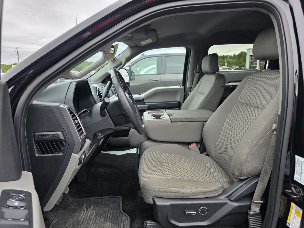 Ford F-150 Cab SuperCrew 4RM 157 po XLT 2016 Noir Rouyn-Noranda - photo #9